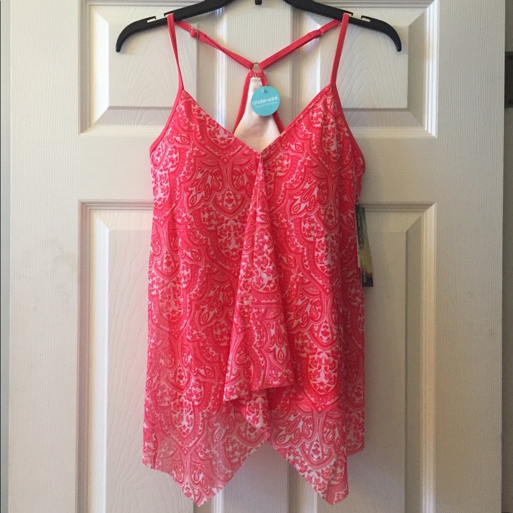 Lady’s tankini swim top, NWT